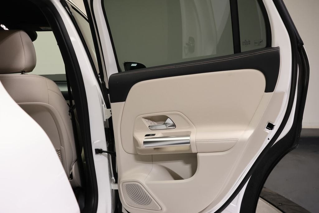 Used 2026 Polar White Mercedes-Benz GLA 250 image 49