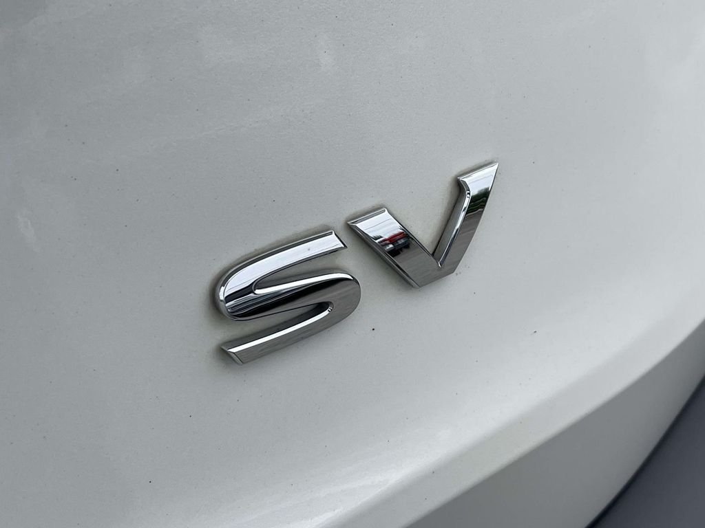 Used 2024 Silver Ford XLT image 38