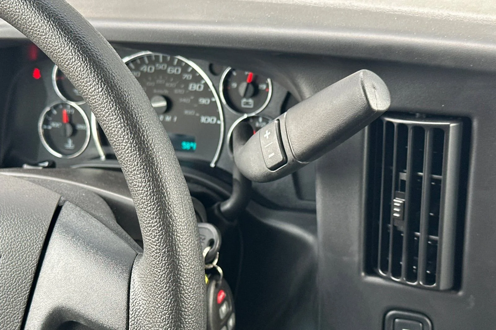 2025 Chevrolet Express Cargo Work Van - Photo 21