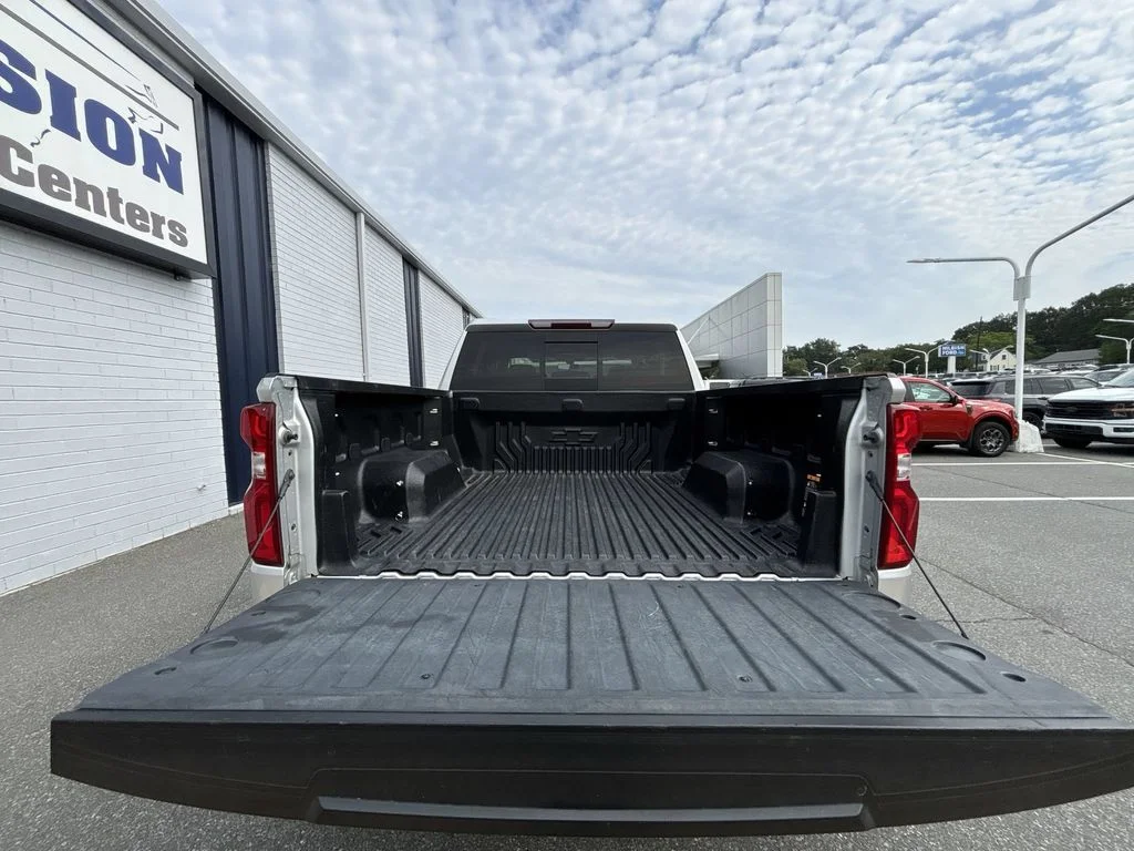 Used 2019 Silver Chevrolet RST image 20