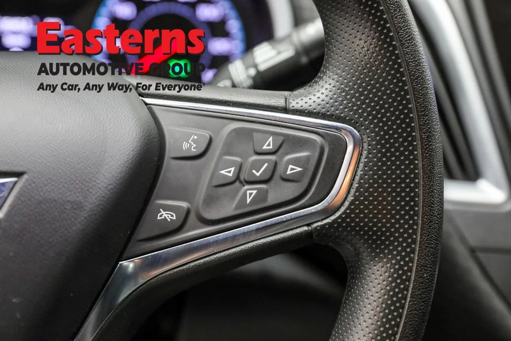 Used 2023 Gray Chevrolet LT image 16
