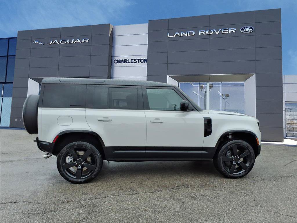 2026 Land Rover Defender X-Dynamic SE - Photo 6