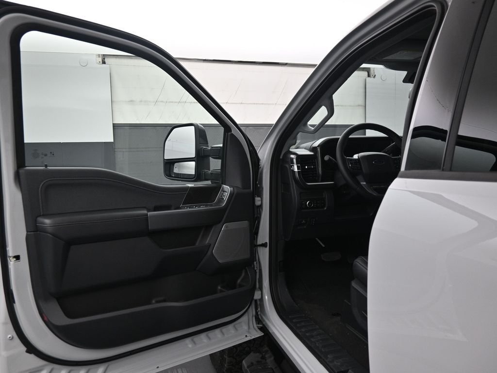 New 2026 Avalanche Ford Lariat image 8
