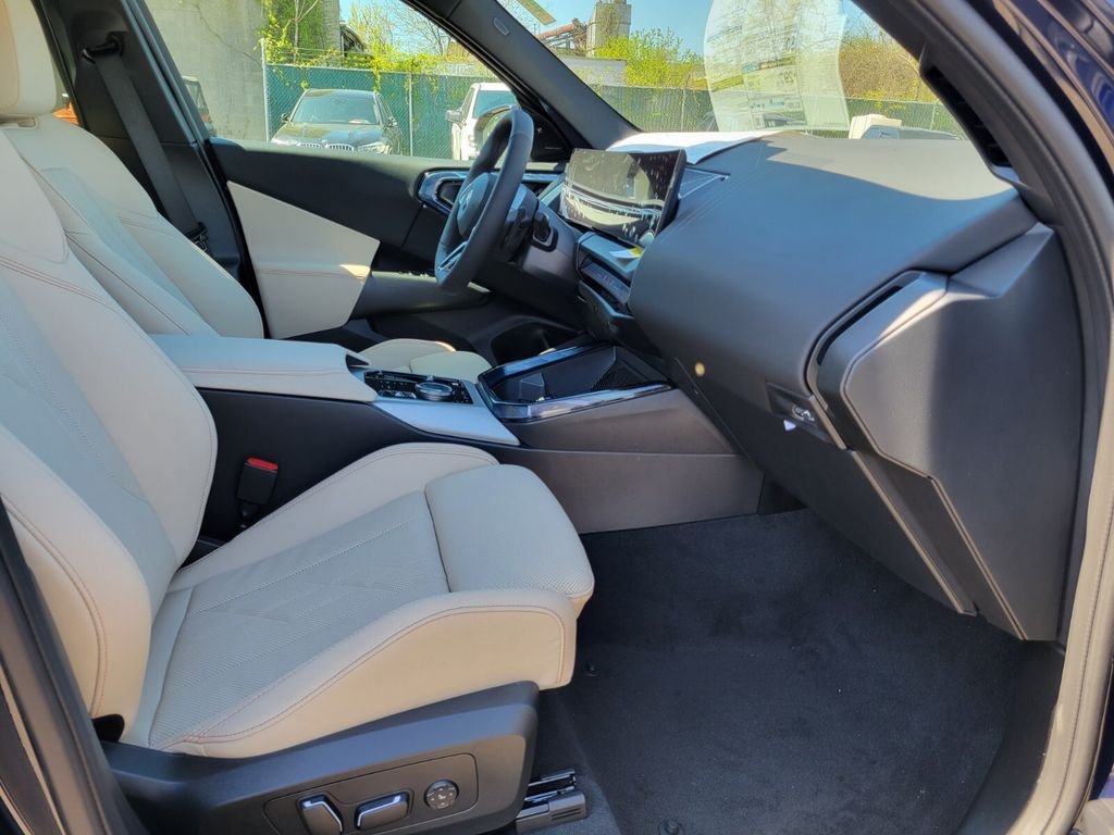 2025 BMW X3 30 - Photo 11