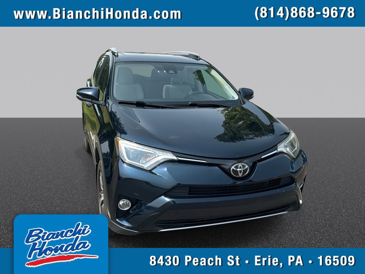 Used 2018 Galactic Aqua Mica Toyota XLE image 1