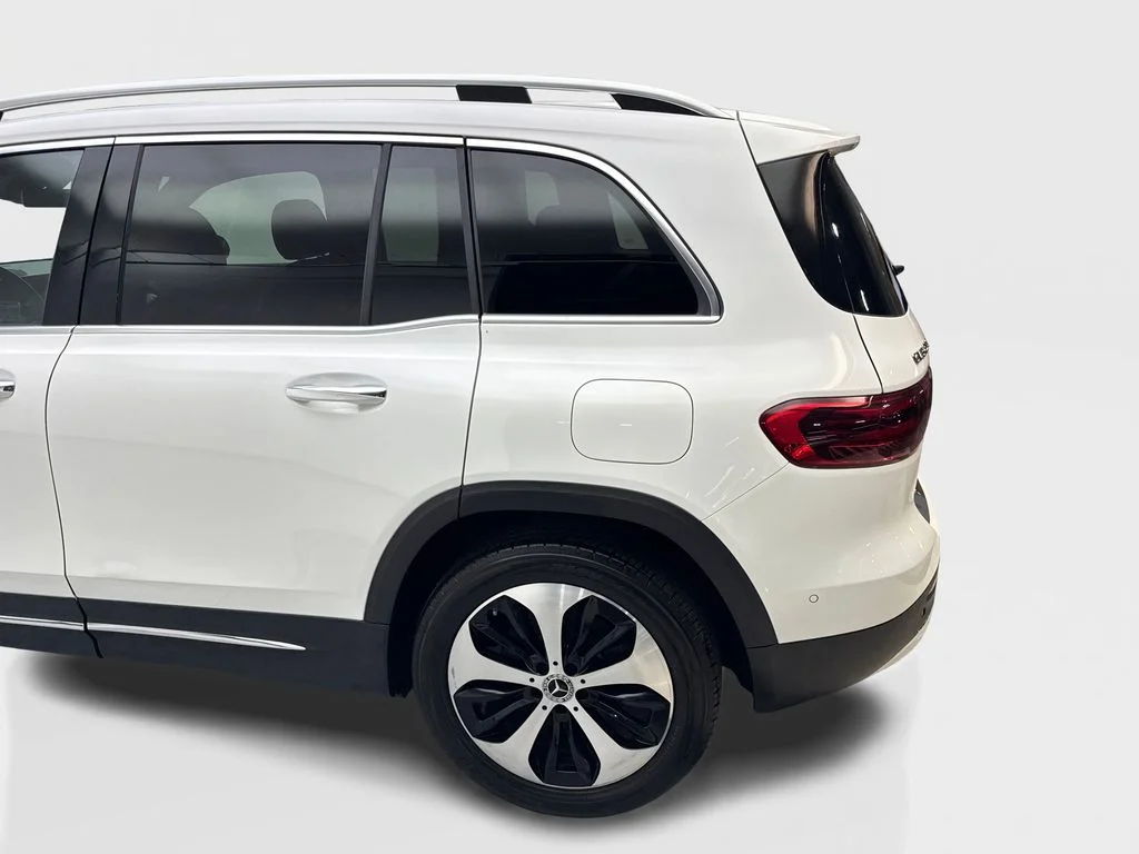 Used 2024 White Mercedes-Benz GLB 250 image 19
