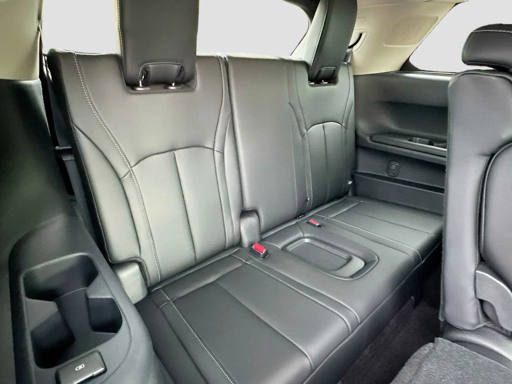 Used 2027 Black INFINITI LUXE image 30