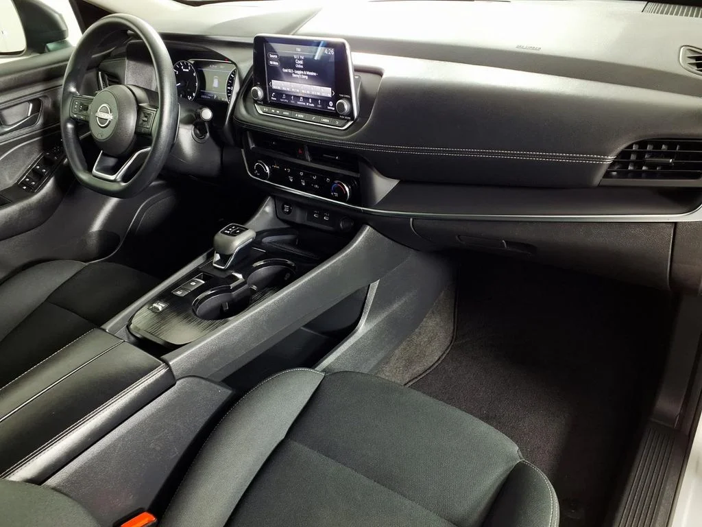 Used 2024 Silver Nissan S image 13