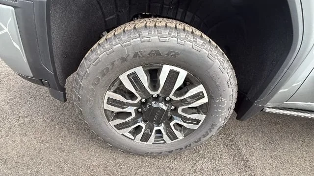 2026 GMC Sierra 2500HD Denali Ultimate - Photo 9