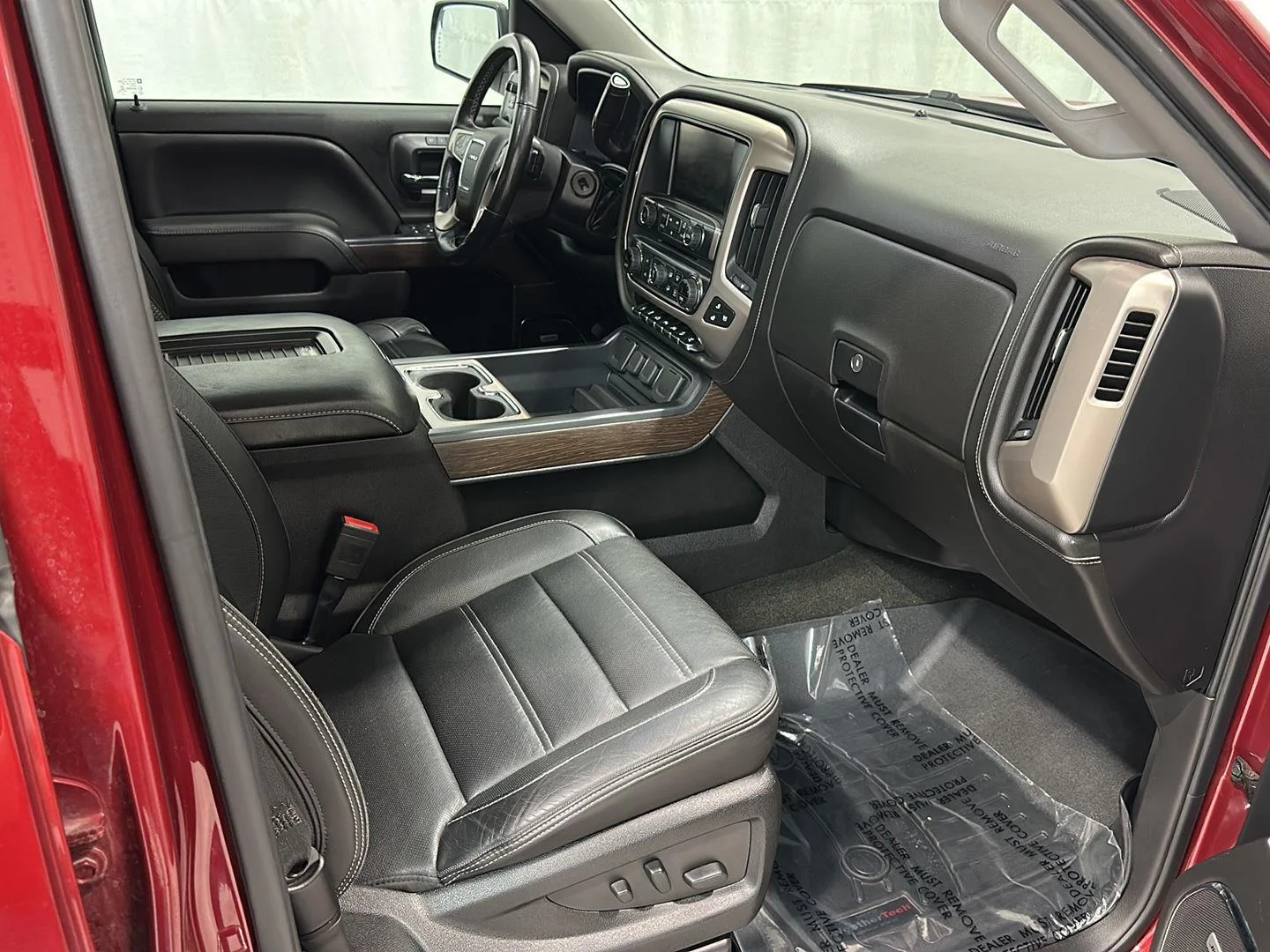 Used 2018 RED QUARTZ TINTCOAT GMC Denali image 27