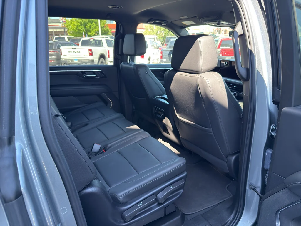 Used 2025 Gray Chevrolet Z71 image 11