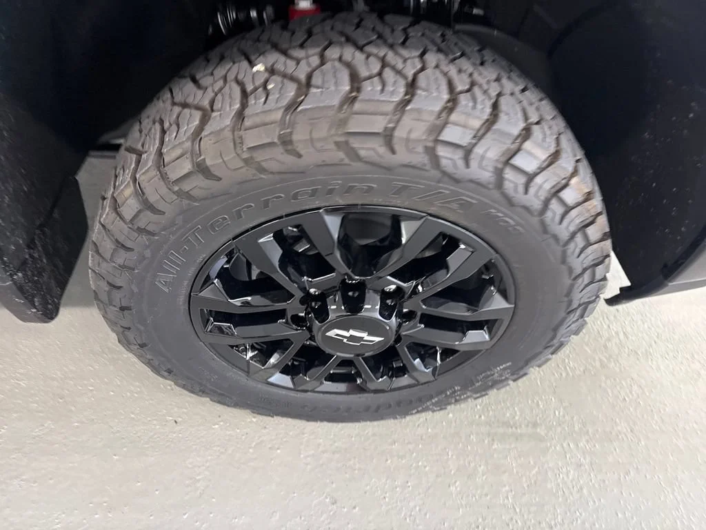 New 2026 Black Chevrolet High Country image 4