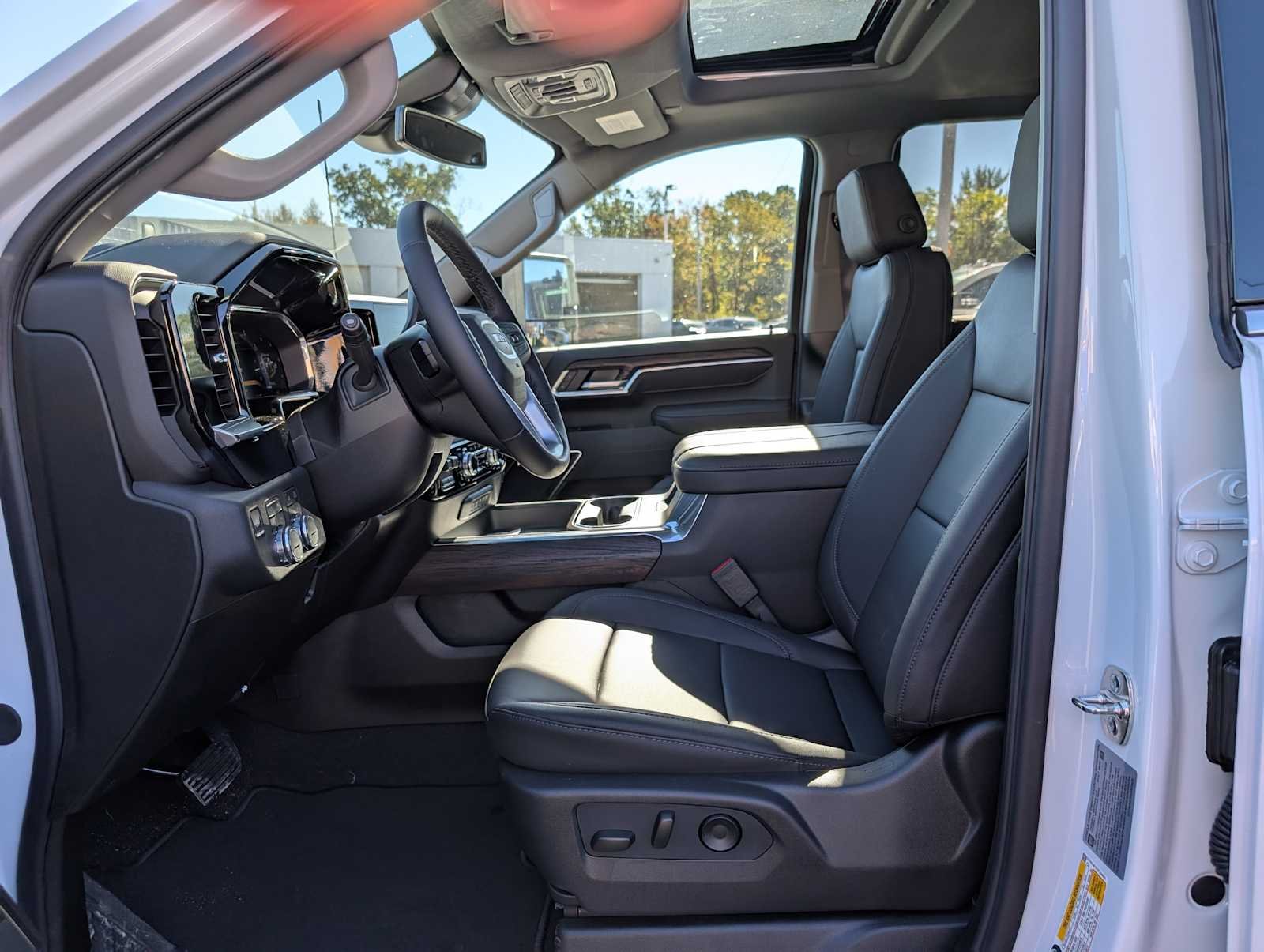 2026 GMC Sierra 2500HD SLT - Photo 4
