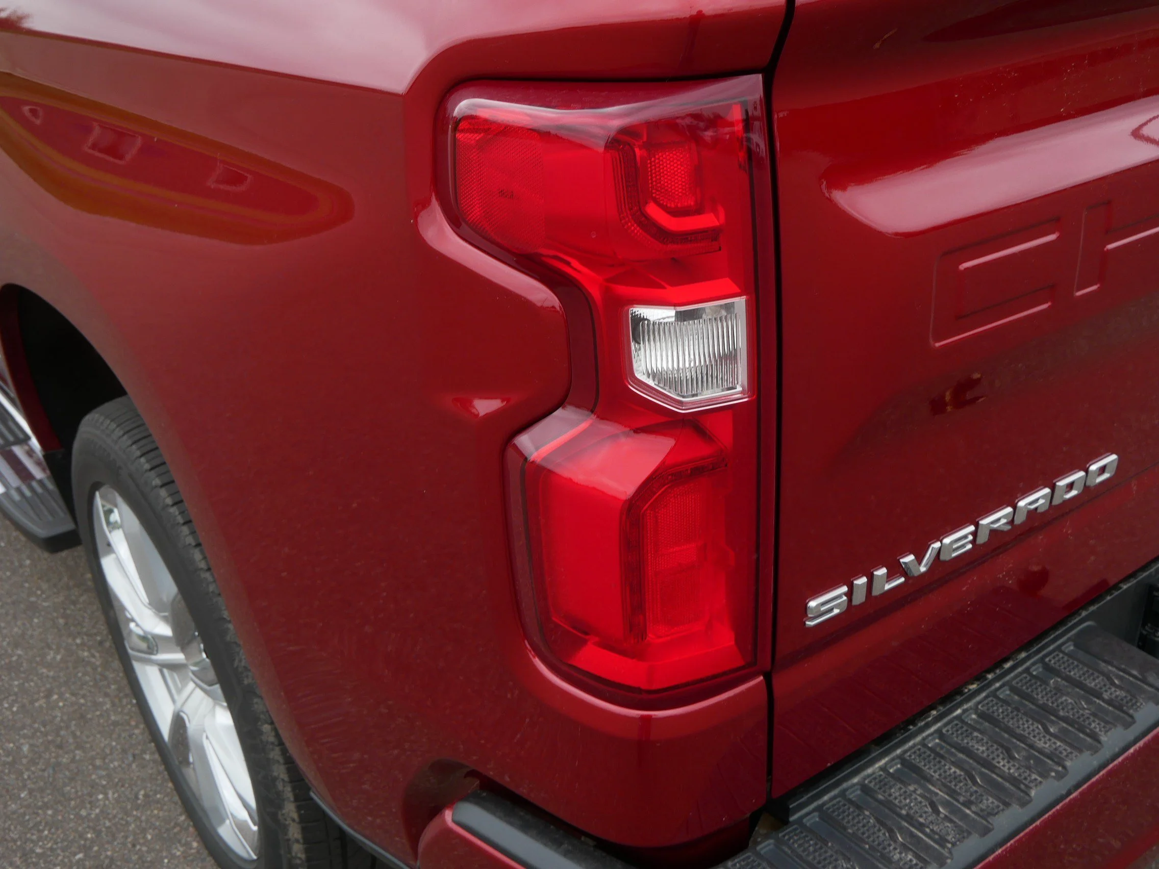Used 2024 Red Chevrolet High Country image 18