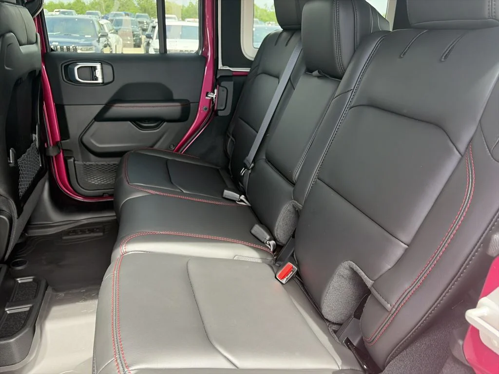New 2026 Tuscadero Pearlcoat Jeep Rubicon image 30