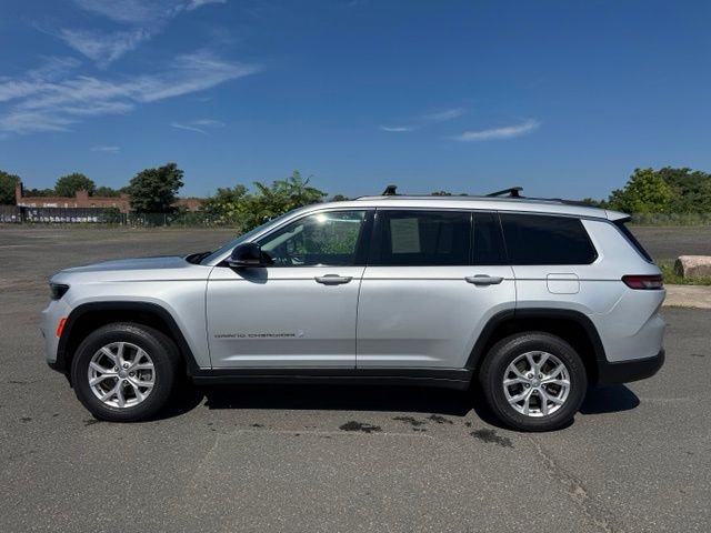Used 2022 Silver Jeep Limited image 2