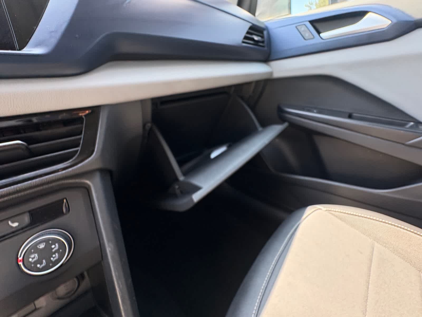 Used 2022 Platinum Gray Metallic Volkswagen SE image 40
