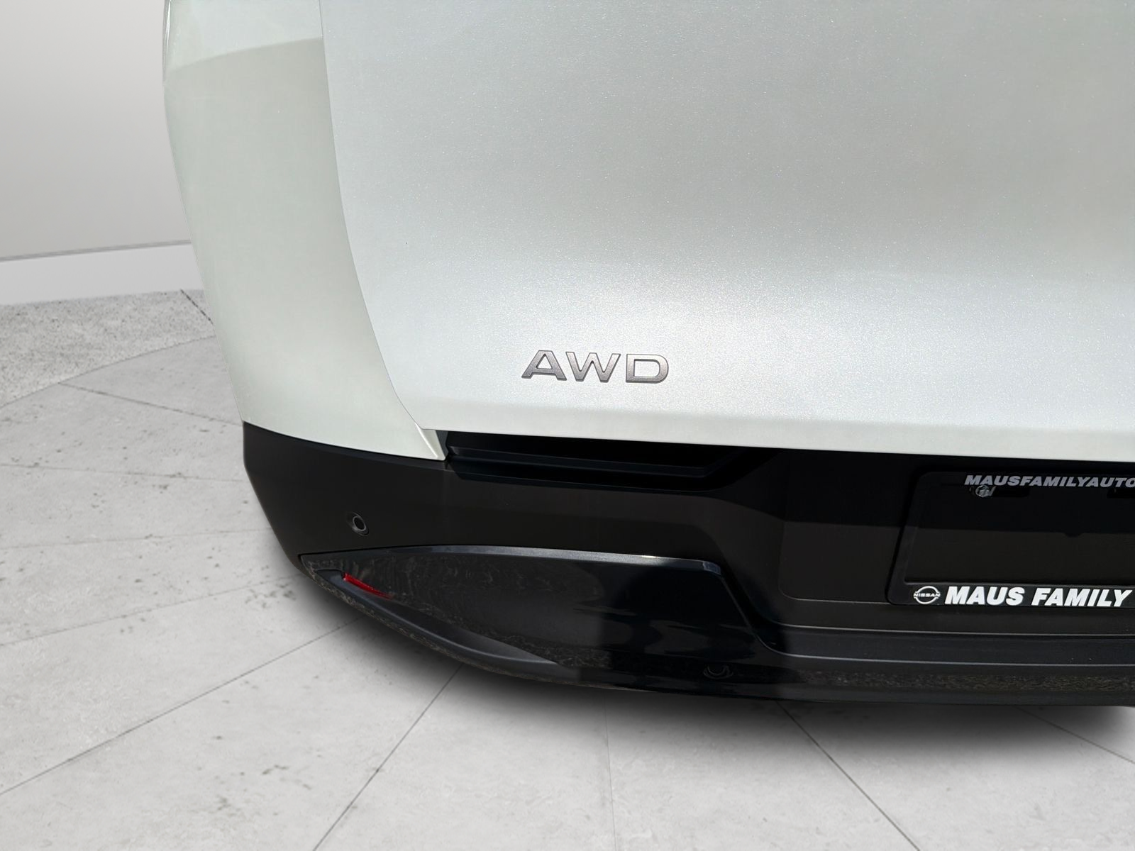 New 2026 White Nissan SL image 23