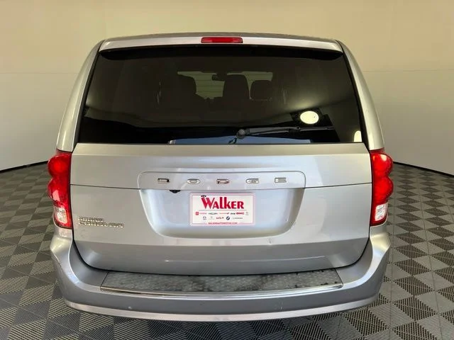 Used 2019 Silver Dodge SE image 6