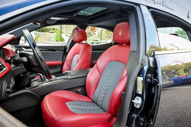 Used 2021 BLUE Maserati S Q4 GranLusso image 16