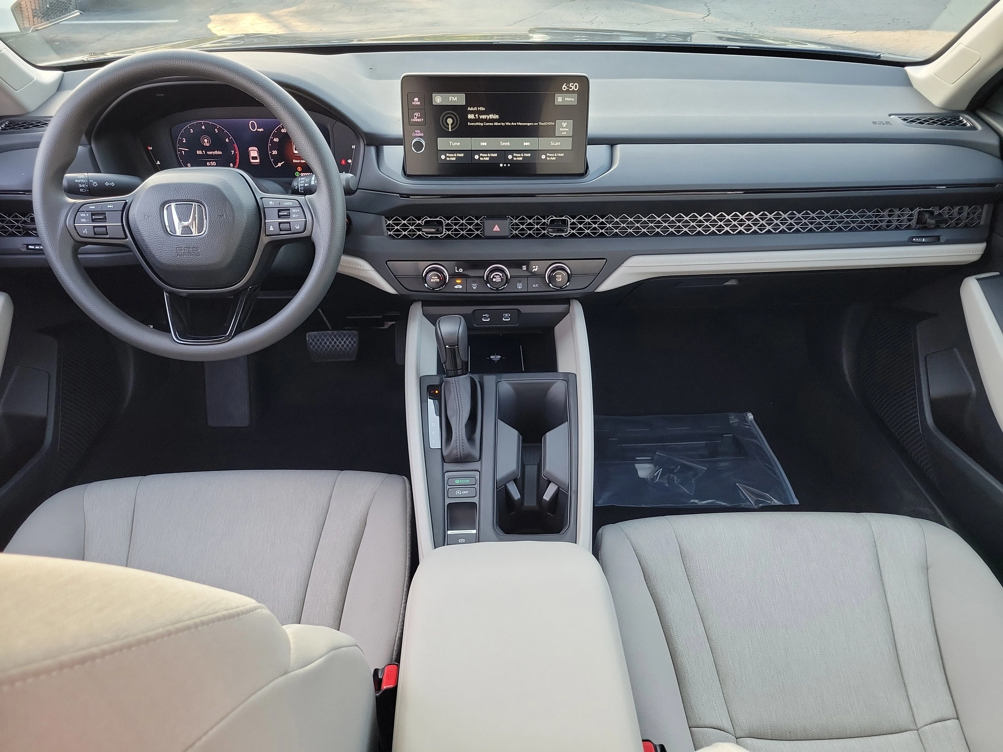 New 2026 Platinum White Pearl Honda LX image 8
