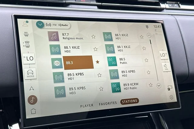 New 2026 Fuji White Land Rover SE image 16