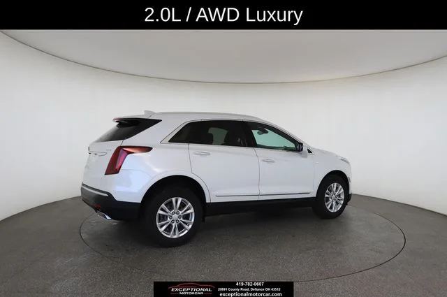 Used 2022 White Cadillac Luxury image 20