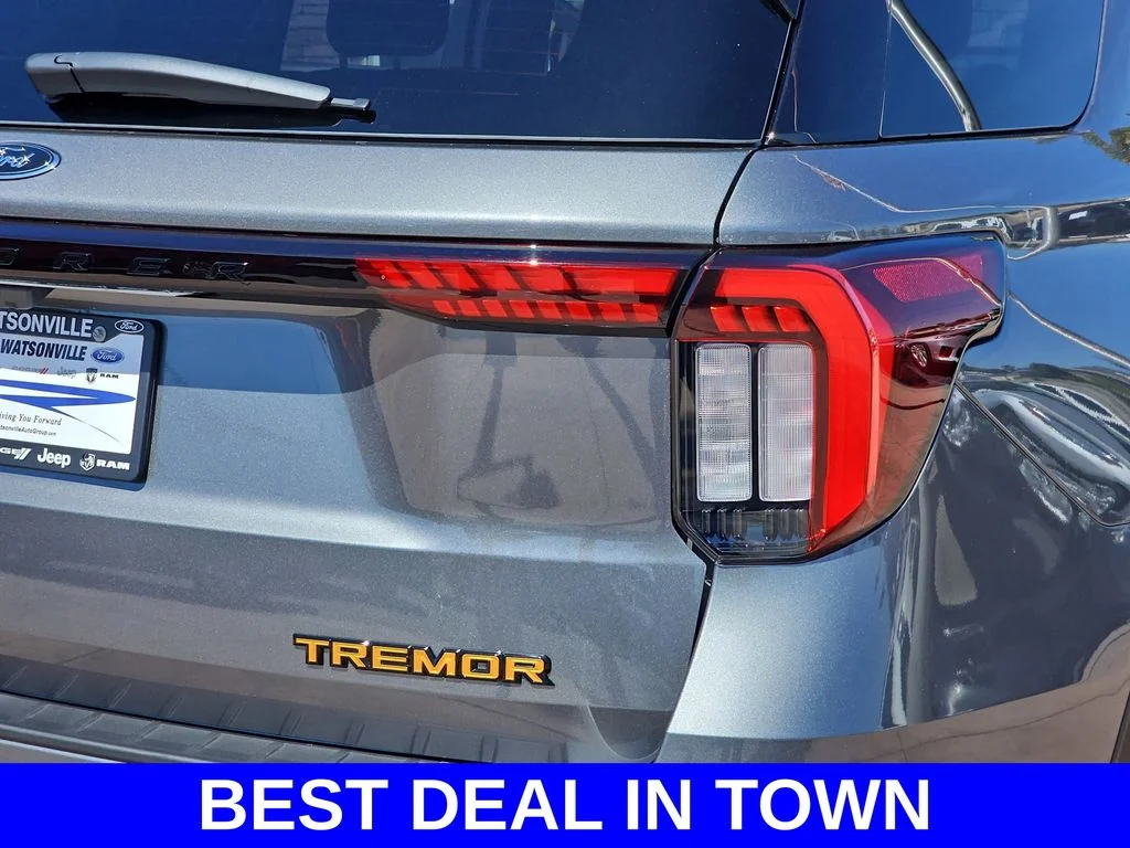 New 2026 Carbonized Gray Metallic Ford Tremor® image 42