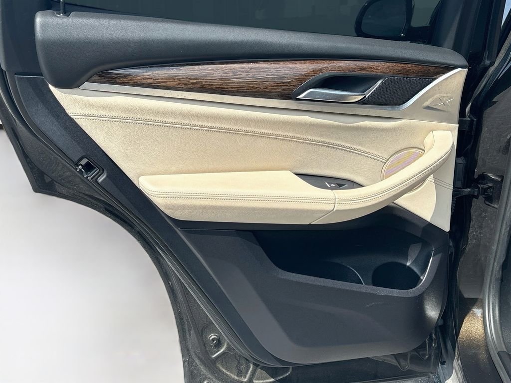 Used 2019 Green BMW sDrive30i image 16