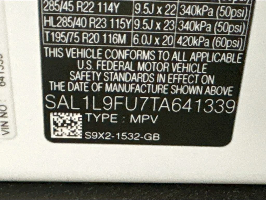 New 2026 Fuji White Land Rover Dynamic SE image 26