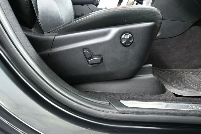 Used 2017 Black Jeep Limited image 44