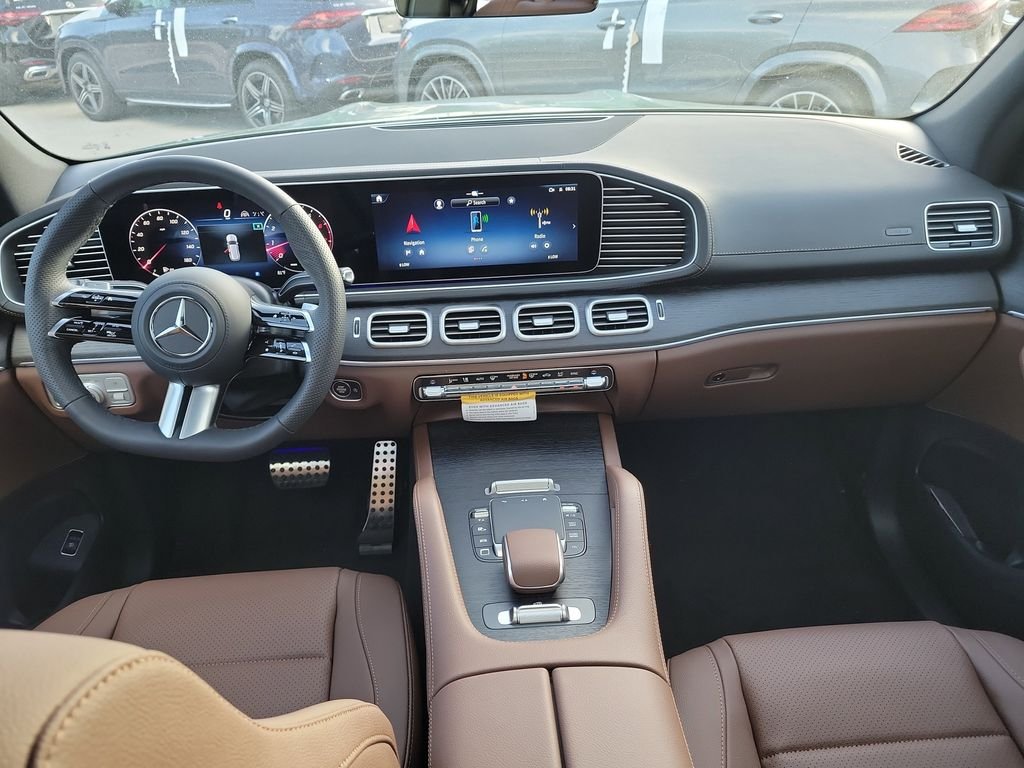 New 2026 MANUFAKTUR Ireland Mid Green Metallic Mercedes-Benz GLS 450 image 16