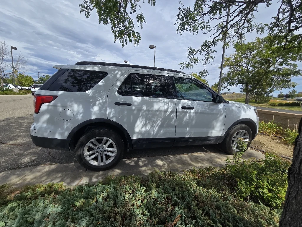 Used 2017 Oxford White Ford Base image 7