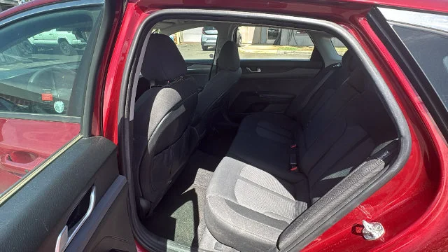 Used 2023 Red Kia LXS image 13