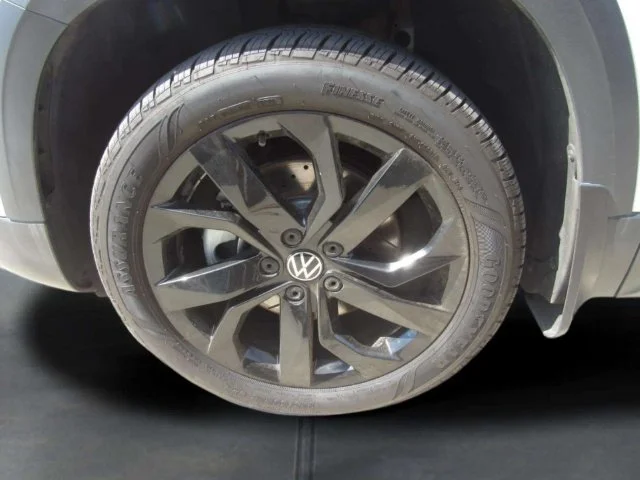 Used 2022 Pure White Volkswagen 1.5T SE image 5