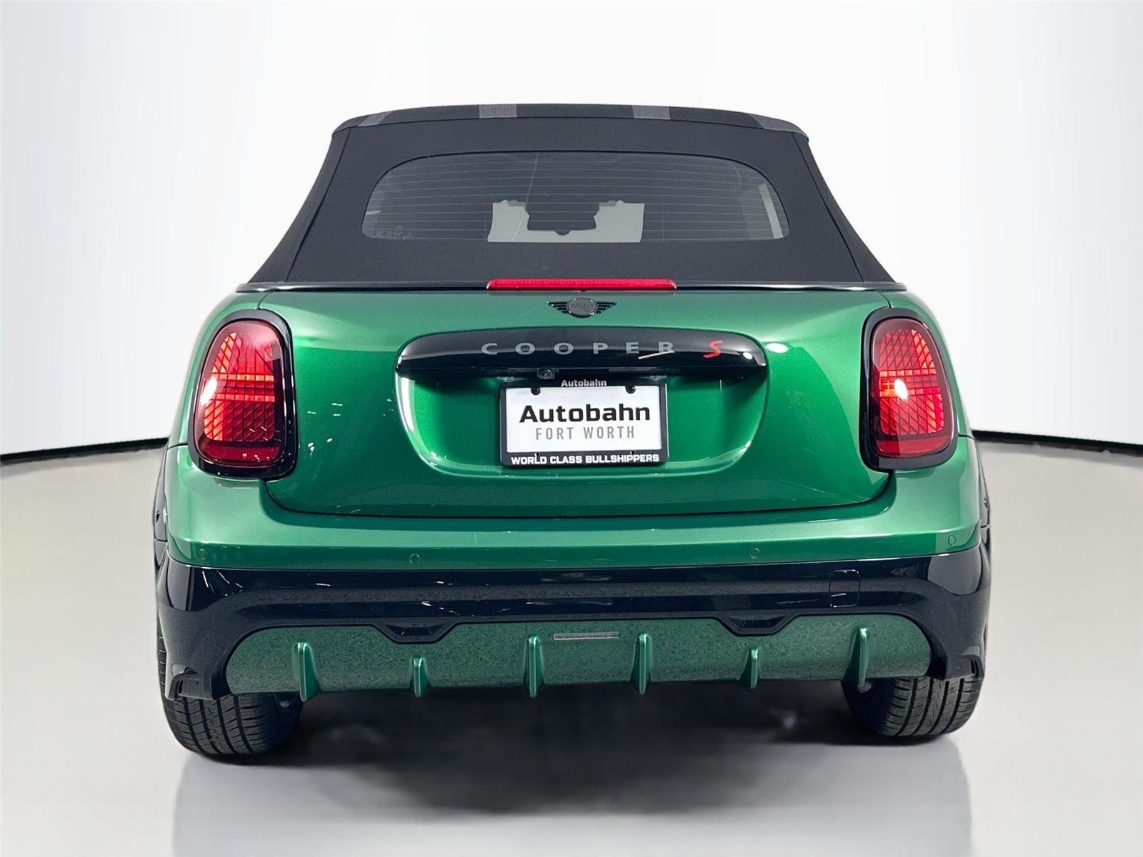 New 2026 British Racing Green IV Metallic MINI Iconic image 6
