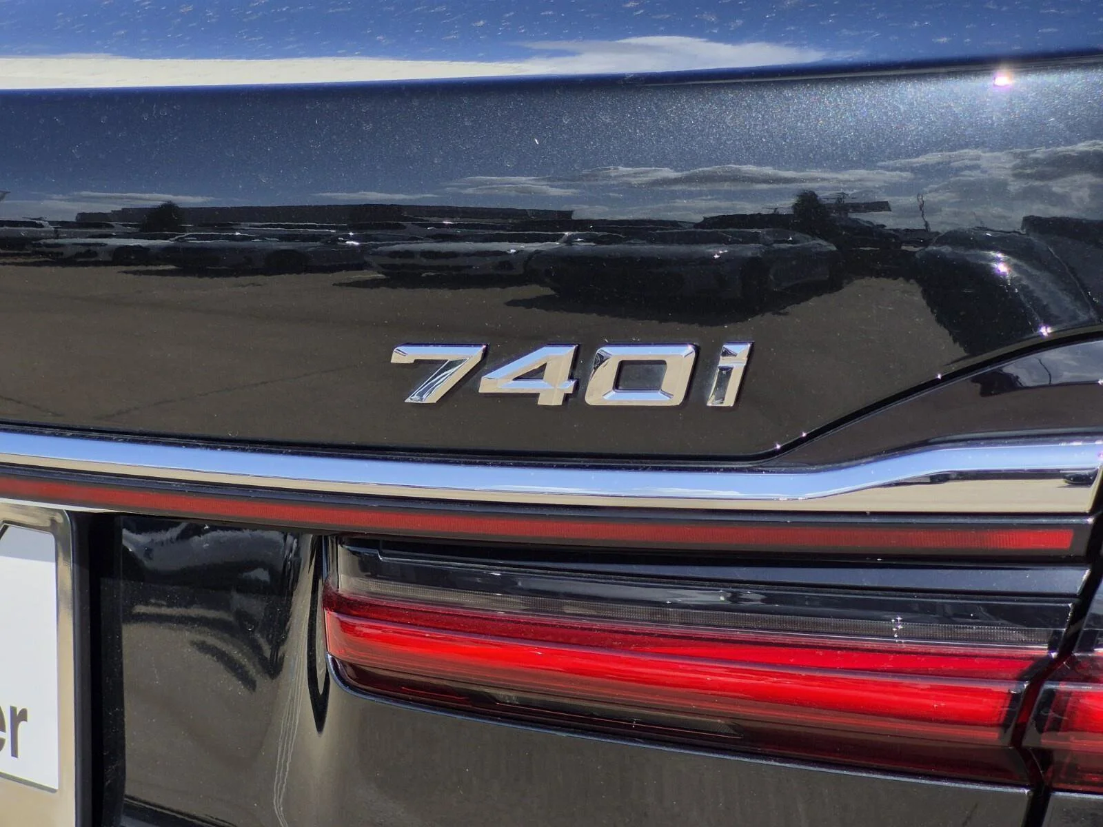 Used 2022 Black Sapphire Metallic BMW 740i image 10