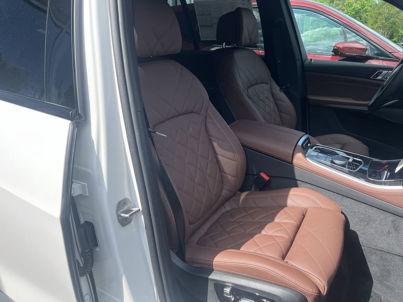 New 2026 Mineral White Metallic BMW xDrive40i image 37