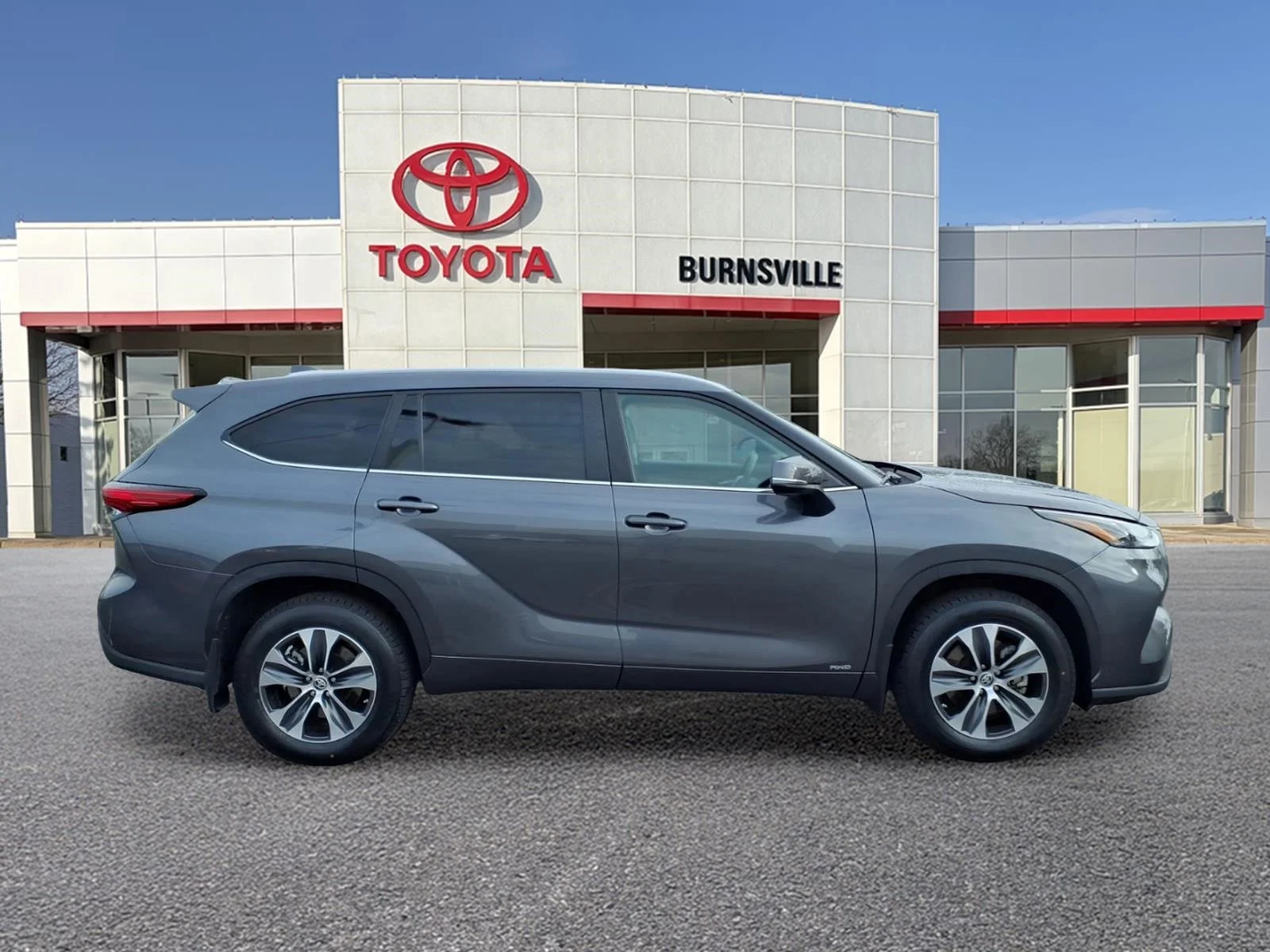 Certified 2023 Toyota Highlander XLE with VIN 5TDKBRCH6PS123611 for sale in Burnsville, Minnesota
