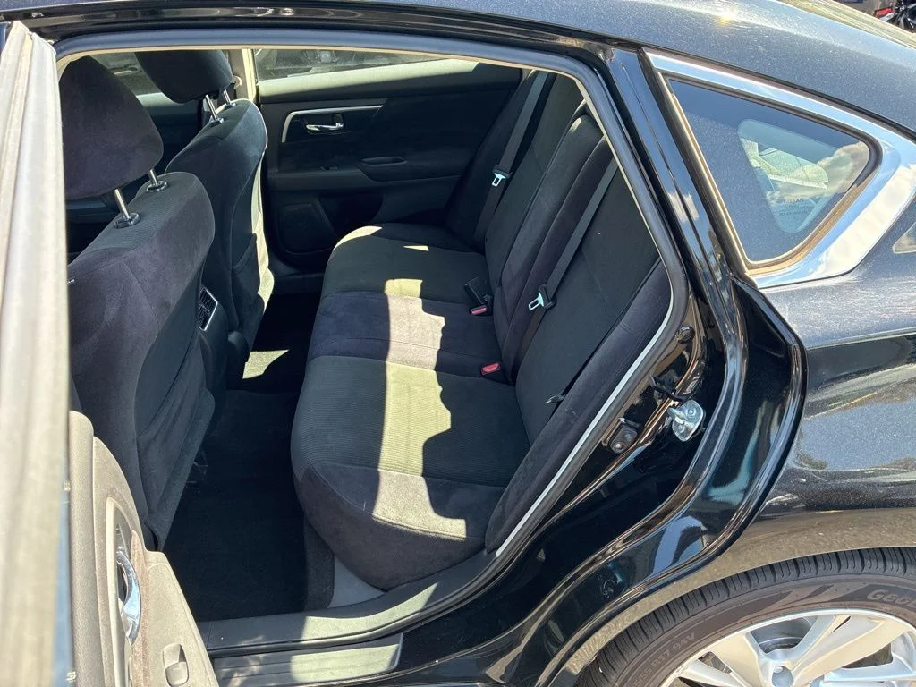 Used 2013 Black Nissan 2.5 SV image 21
