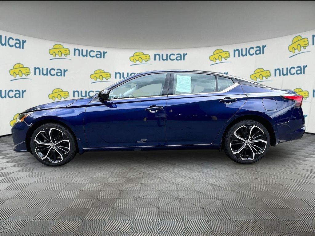 Used 2024 Blue Nissan 2.5 SR image 4