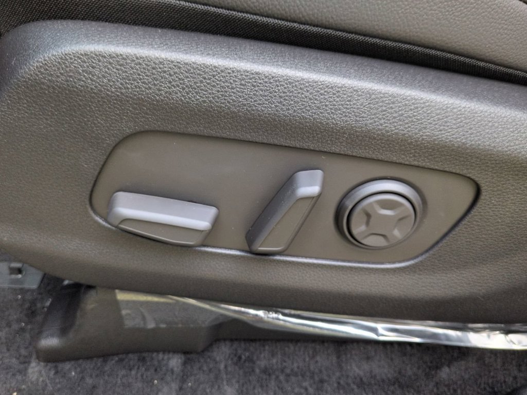 New 2026 Ceramic Silver Kia SX Prestige image 20