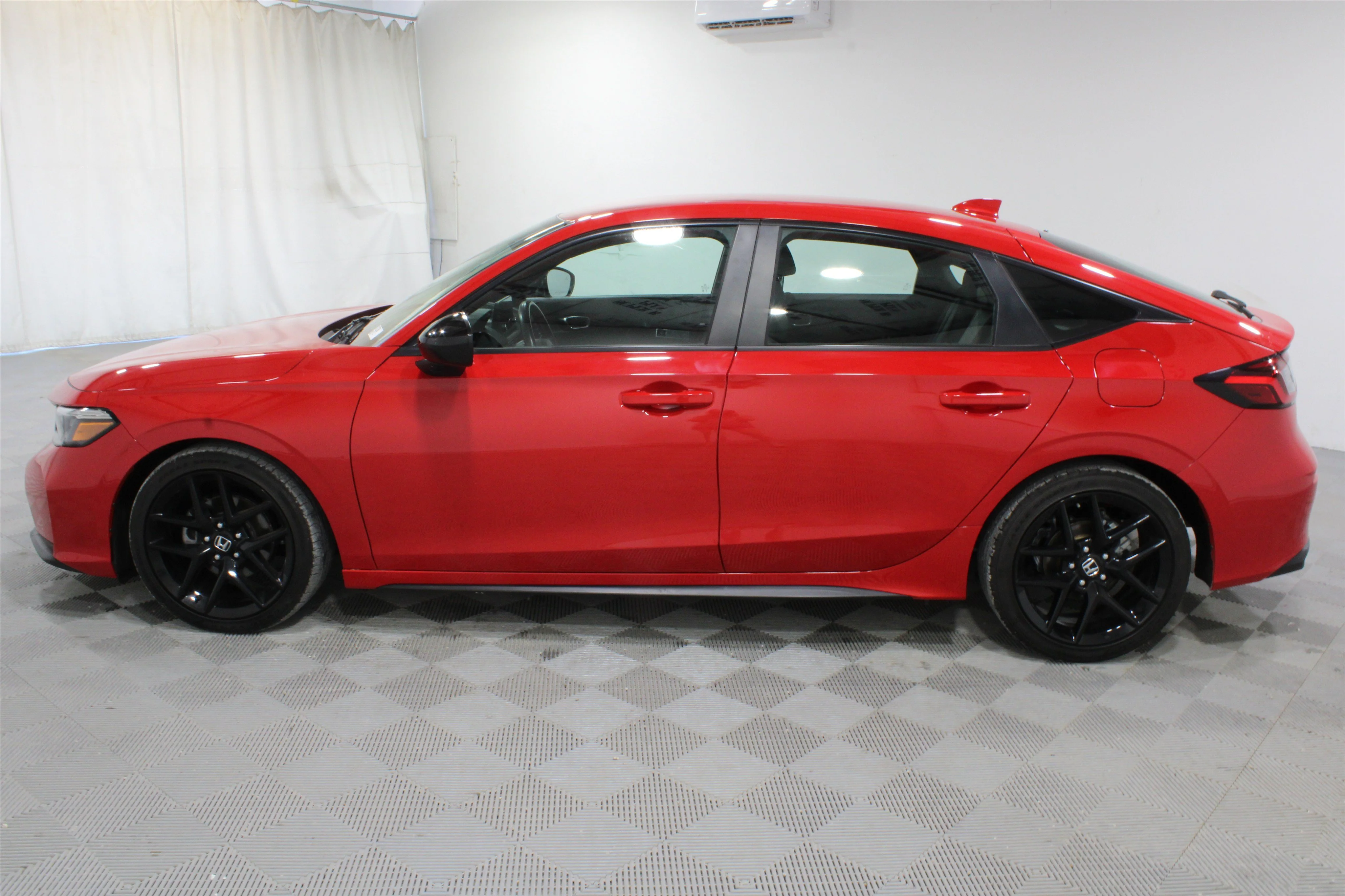 2025 Honda Civic Hatchback Sport - Photo 29