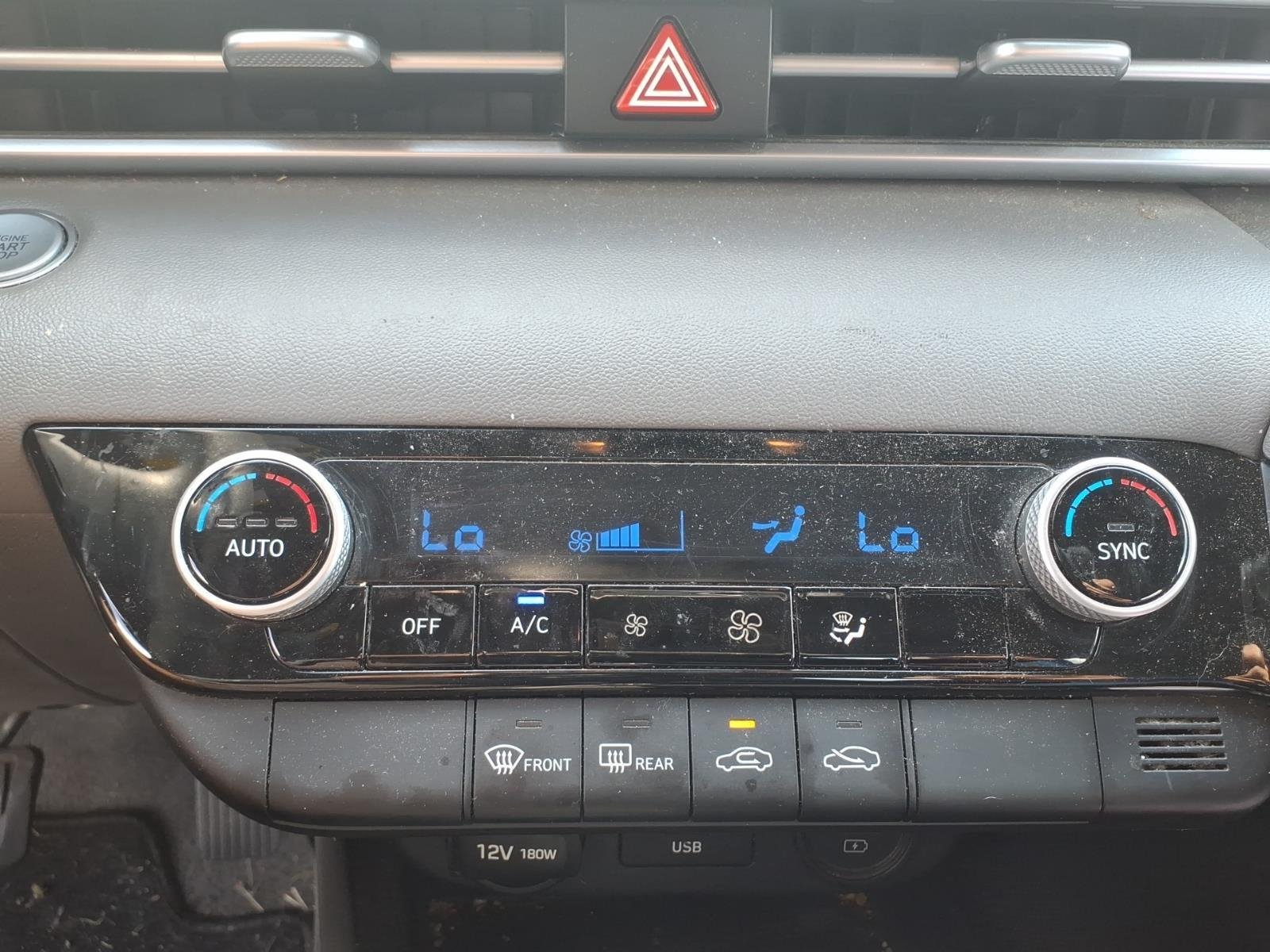 2021 Hyundai Elantra SEL - Photo 25