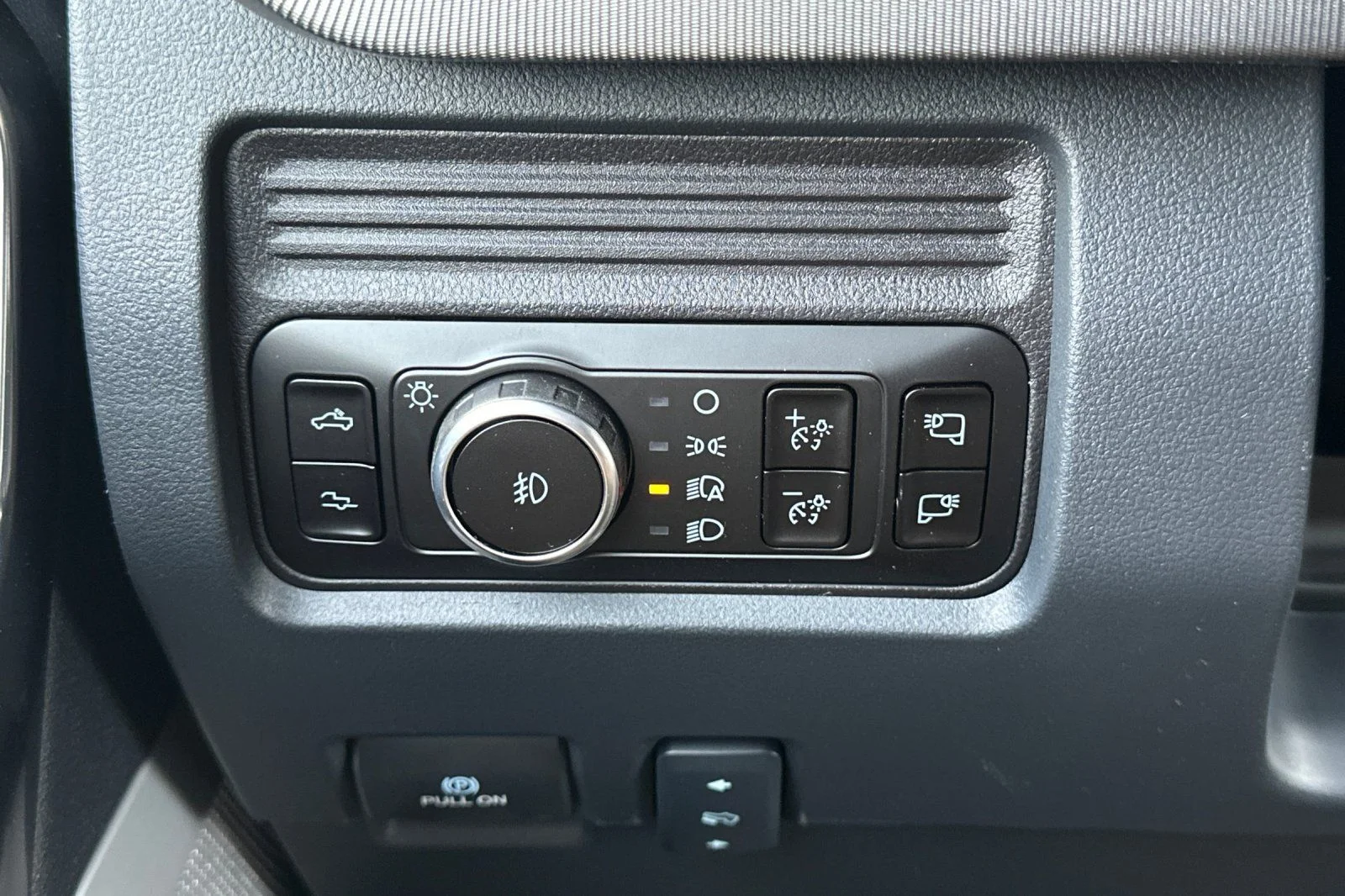 New 2026 Glacier Gray Metallic Tri-Coat Ford F-350® Platinum® image 26