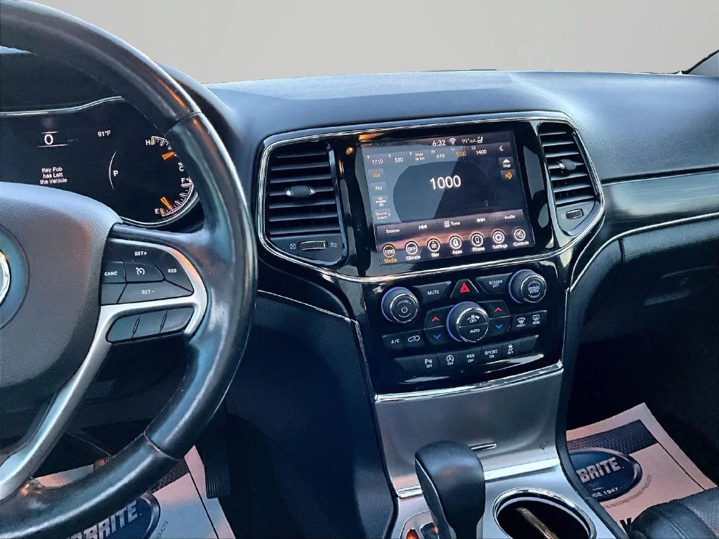 Used 2020 White Jeep Limited image 7
