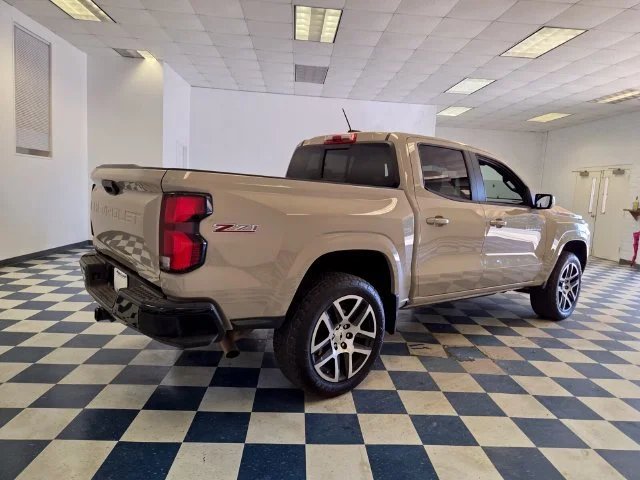 Used 2023 Sand Dune Metallic Chevrolet Z71 image 7