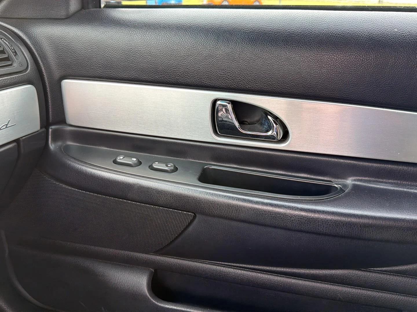 Used 2003 White Ford Premium image 18