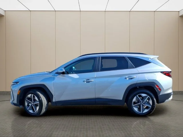 Used 2025 Silver Hyundai SEL image 14