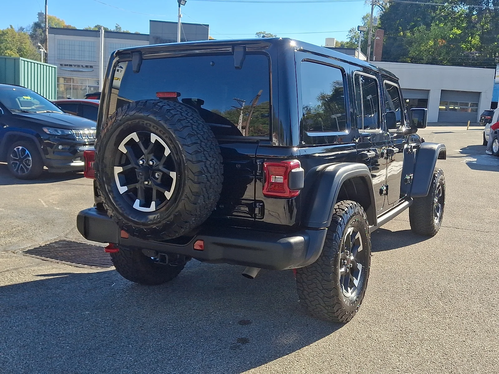 Used 2025 Black Jeep Rubicon image 10